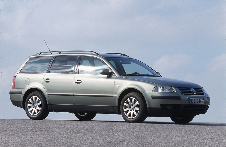 Mercedes klasy C, Nissan Primera, Toyota Avensis i VW Passat: cztery sposoby na tanie kombi