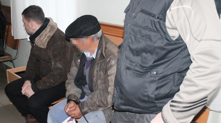 R.J. (középen) megerőszakolta idős áldozatát, majd halálra verte / Fotó: police.hu