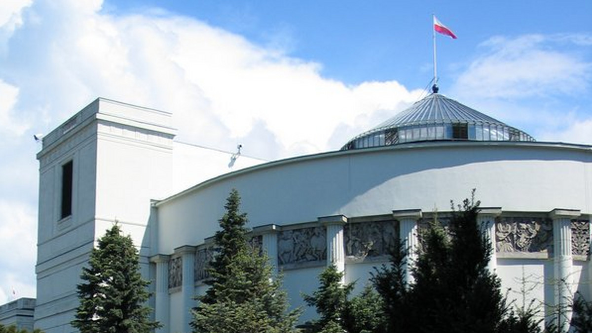 Wicepremier Piotr Gliński przedstawił na konferencji prasowej nowego sekretarza stanu w Kancelarii Prezesa Rady Ministrów. Wojciech Kaczmarczyk będzie pełnomocnikiem rządu Beaty Szydło ds. społeczeństwa obywatelskiego i równego traktowania.