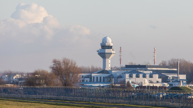 Spór pomiędzy kontrolerami lotów i Polską Agencją Żeglugi Powietrznej. Jest zawiadomienie do prokuratury