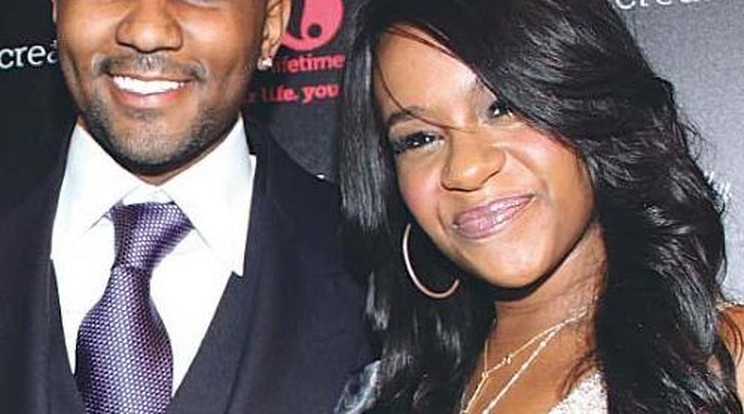 Kidobatták Bobbi Kristina mellől a férjét