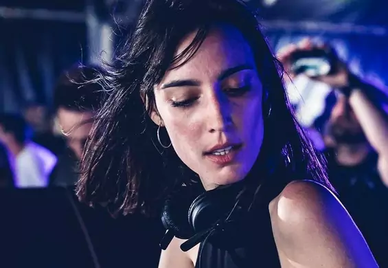 Cała piątkowa noc należy do Amelie Lens. DJ-ka na dwóch występach w Warszawie