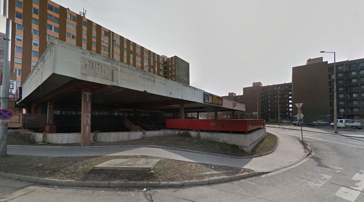 Mint valami apokaliptikus sci-fi díszlete lenne, pedig metróállomásnak készült / Fotó: Google Maps