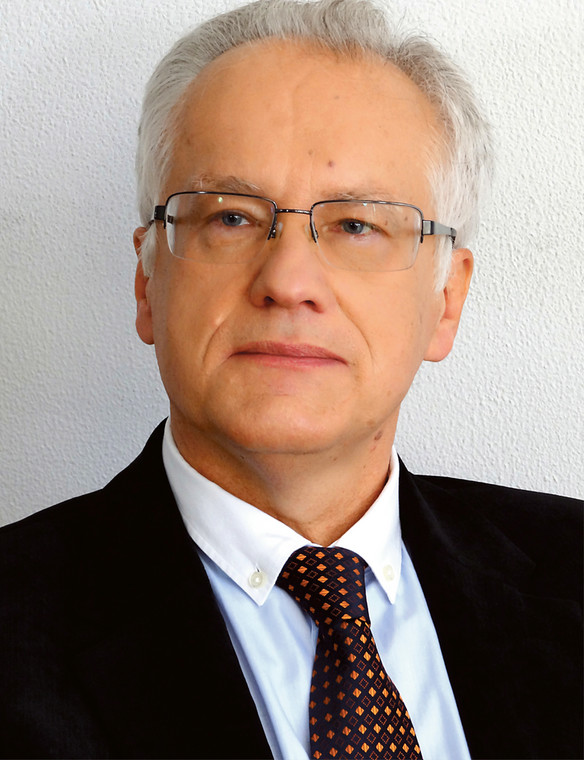 Zbigniew Fijałek - profesor w Zakładzie Bioanalizy i Analizy Leków, szef Zespołu ds. Sfałszowanych Leków Wydziału Farmaceutycznego Warszawskiego Uniwersytetu Medycznego, w latach 2005-2015 dyrektor Narodowego Instytutu Leków