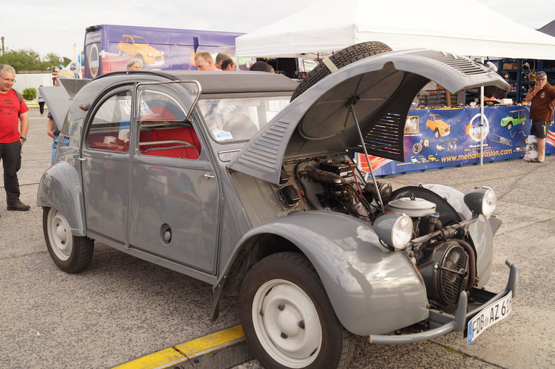 21. Światowy Zlot Miłośników Citroëna 2CV w Toruniu