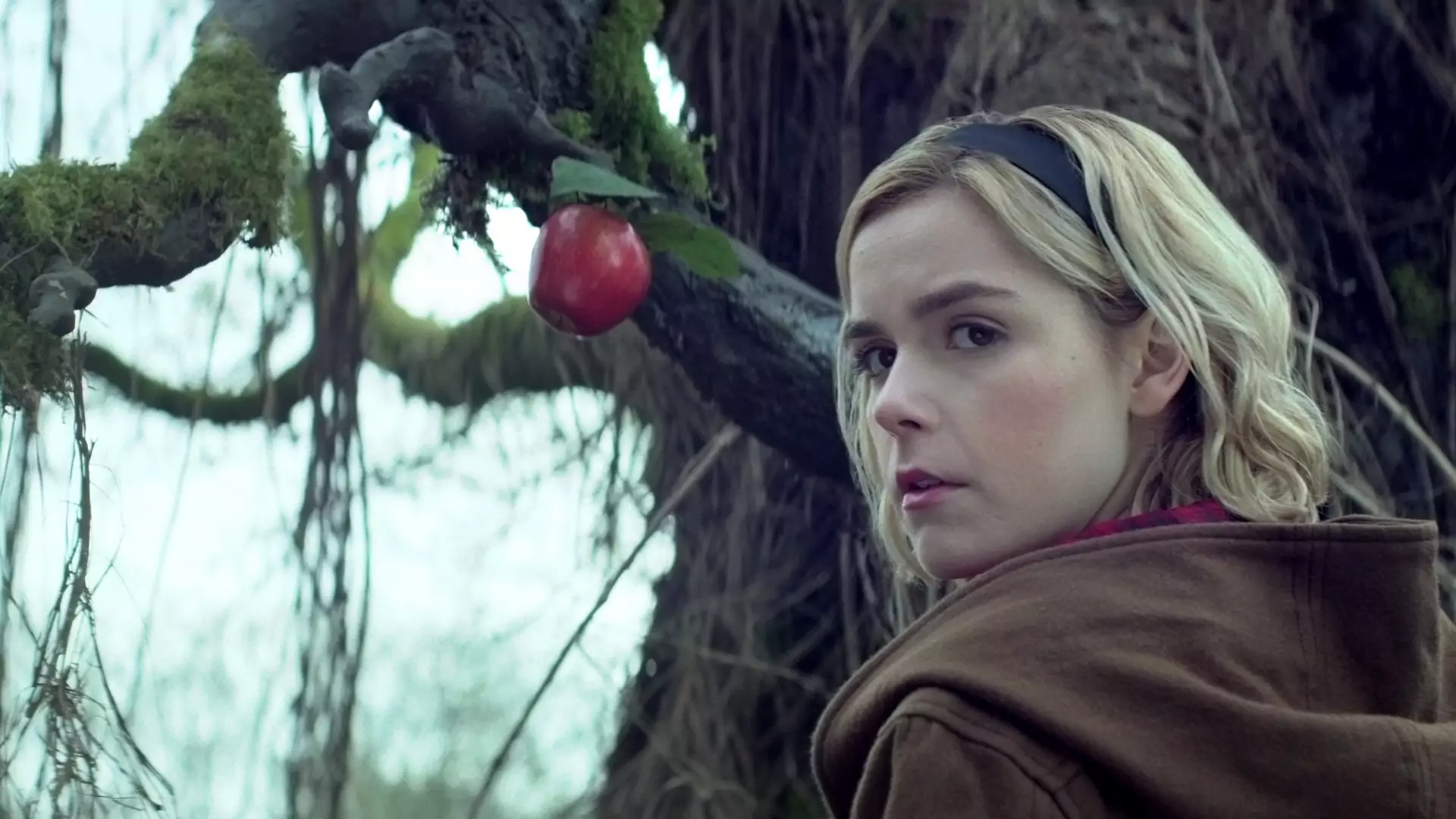 O alergii na koty, feminizmie i ulubionych mocach - wywiad z obsadą "Chilling adventures of Sabrina"