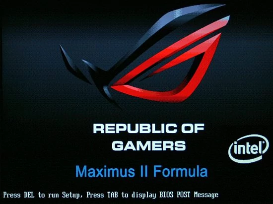 Taki ekran powitalny ukazuje się użytkownikowi płyty ASUS Maximus II Formula