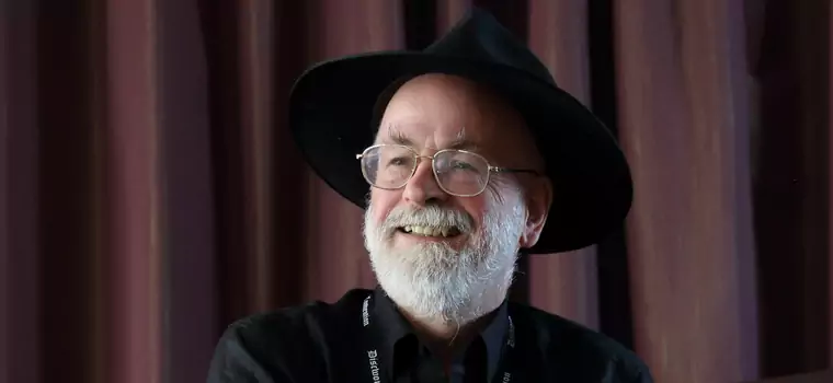 Terry Pratchett, twórca “Świata Dysku”, przepowiedział fake newsy i uzależnił się od gier komputerowych