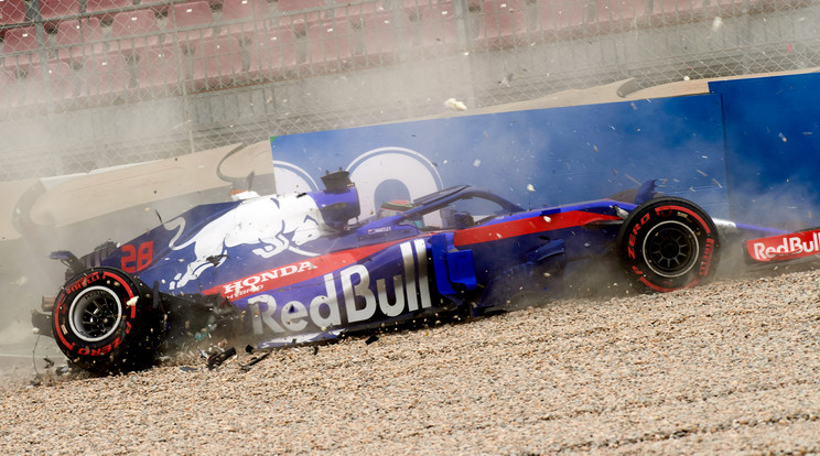 Hartley a barcelonai szabadedzésen is óriási 
balesetet szenvedett  / Foto: GettyImages