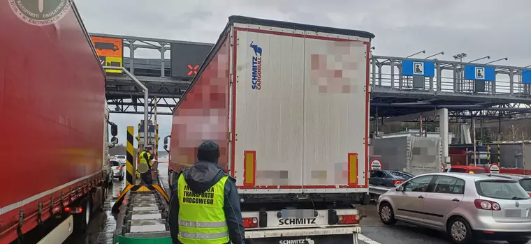 Zablokowano zagraniczną ciężarówkę na A4. Pod bramki wezwano służby