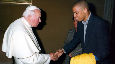 Ronaldo "Il Fenomeno" stracił cenny podarunek od Jana Pawła II. Wszystko przez pijanego Vampetę