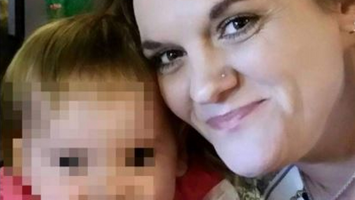 Tasha Hatcher to 35-letnia matka z Teksasu, która z nieznanych powodów umieściła swoją dwuletnią córkę w piekarniku. Dziecko trafiło do szpitala i obecnie jest w stabilnym stanie, jednak jego ciało pokrywają oparzenia III-stopnia.