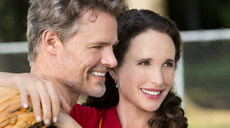 Dylan Neal és Andie MacDowell (Fotó: RAS-archív)