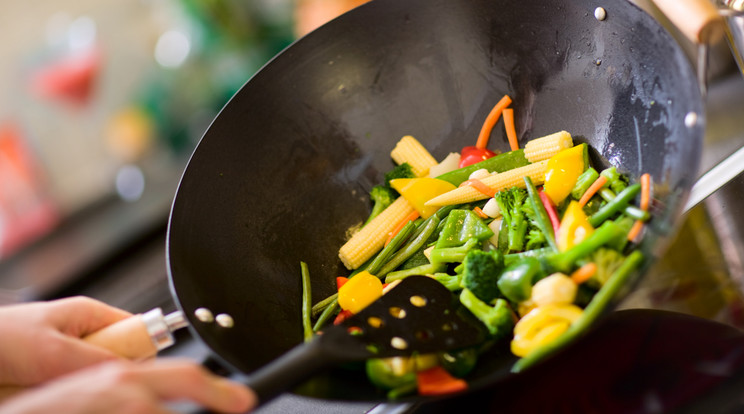Egy tanulmány szerint egészségegesebb kisütni a zöldségeket! / Fotó: Northfoto