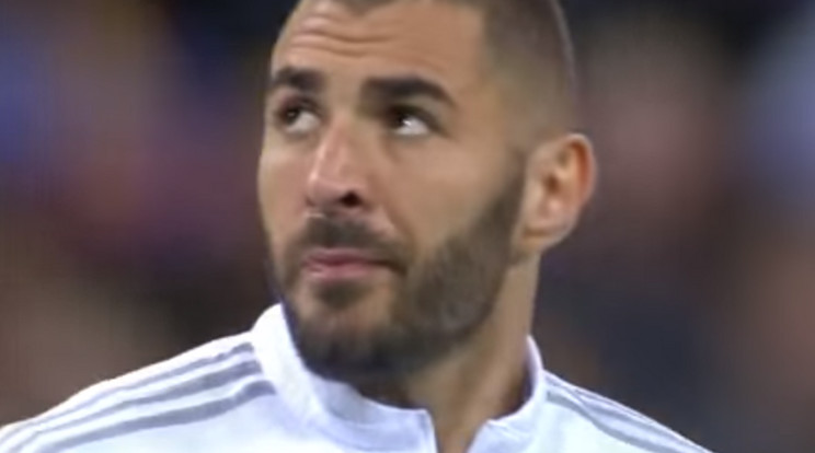 Az algériai származású Karim Benzema már nagyon várta a francia himnusz végét