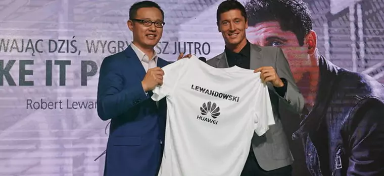 Robert Lewandowski rezygnuje ze współpracy z Huawei. Firma zapewnia, że nie współpracuje z Rosją