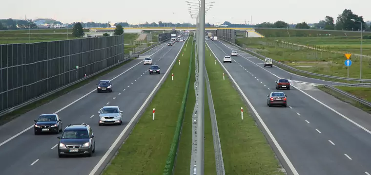 Czy wiesz, czym się różni autostrada od drogi ekspresowej? Nie tylko ograniczeniem