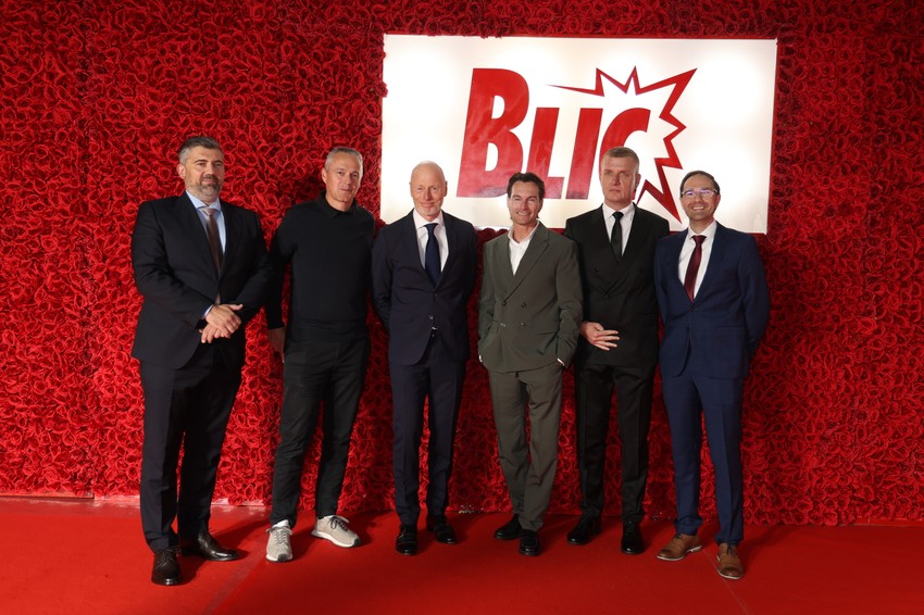 Predrag Mihailović glavni i odgovorni urednik Blica, Stefan Benkert Director Finance Marketplaces & International Finance Director Ringier AG, Marc Walder (Mark Valder) CEO Ringier AD, Michael Moersch (Majkl Morš) CEO media international & Head Global Media Unit, Sreten Radović direktor Blic televizije i Peter Chabrechek (Peter Čaberček) Head Strategy & Business Development Ringier AG 