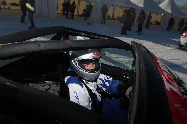 Emocjonujący finisz wyścigu Mazda MX-5 Ice Race