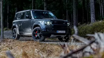 Pojechałem Defenderem szukać wiosny u progu Śnieżki. Czy tak drogim autem wypada to robić?