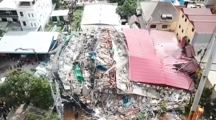 Többen is a romok alatt rekedhettek /Fotó: BBC video