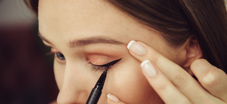 Makijaż wodoodporny – uzupełnij swoją kosmetyczkę