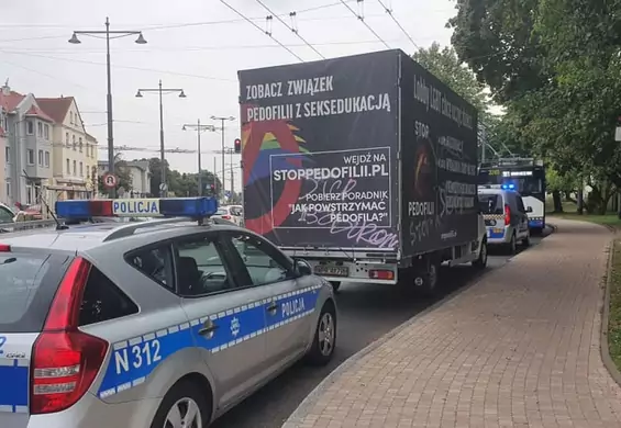 Ciężarówka anty-LGBT zatrzymana w Sopocie. Prezydent miasta: będzie wniosek o ukaranie