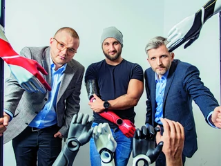 Trójka przyjaciół, która znalazła ciekawą niszę na światowym rynku protez: Franek Kosch, Piotr Sajdak oraz Grzegorz Kosch