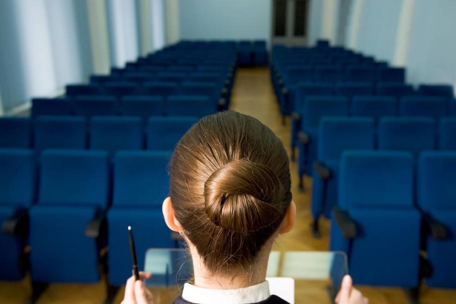 Lecturer in hall