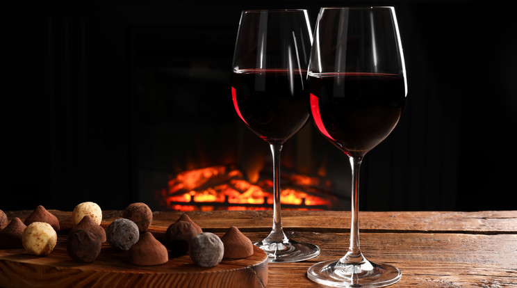 A bor és a csokoládé jól illik egymáshoz, de fontos tudni, hogy mit, mivel fogyasszunk Fotó: Shutterstock
