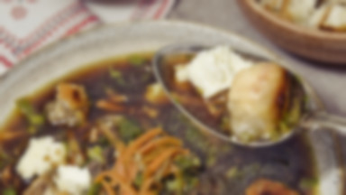 Zupa grzybowa z serem korycińskim - przepis Magdy Gessler