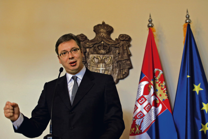 Premier Aleksandar Vučić nie ma w społeczeństwie dużego poparcia w swych integracyjnych planach