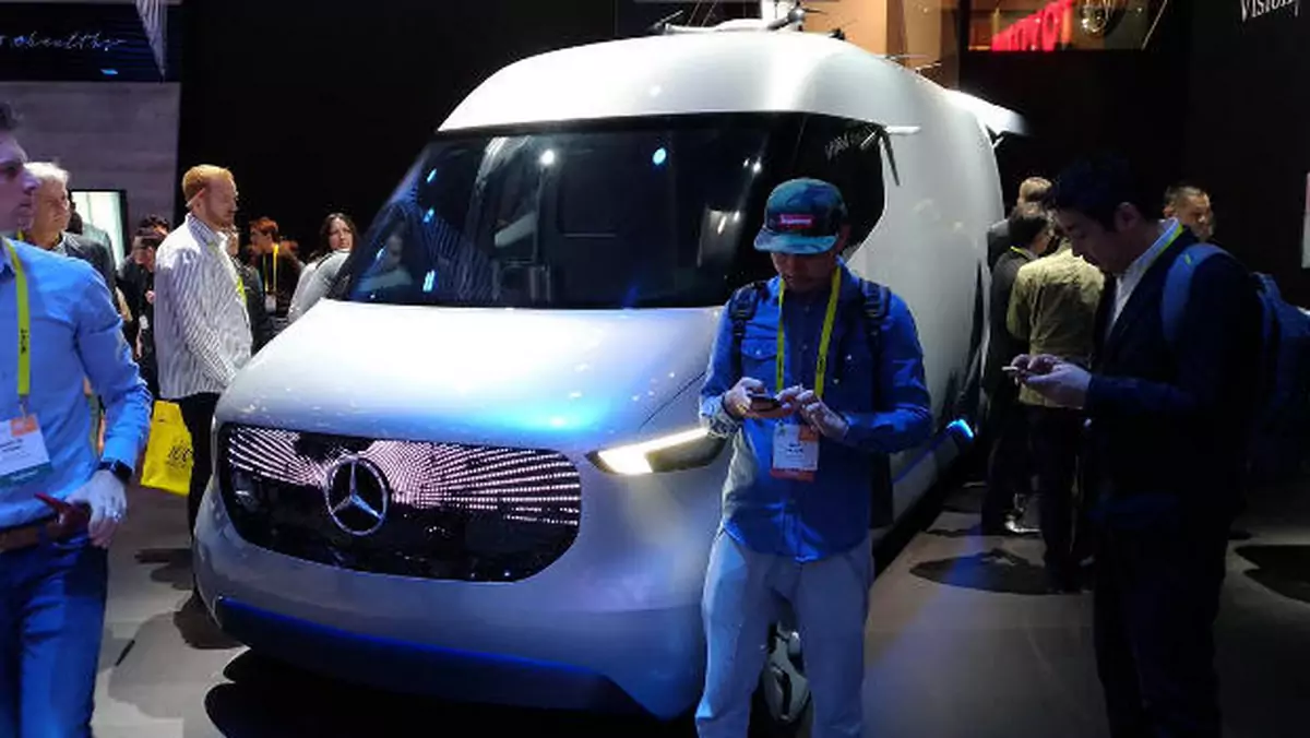 Mercedes-Benz Vision Van - przyszłościowy van dla transportu (CES 2017)