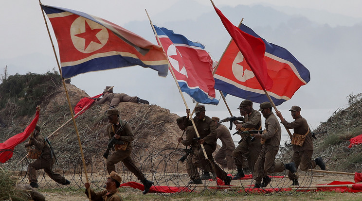 Hadgyakorlatot tartottak a koreai háború 66. évfordulója alkalmából / Fotó: Europress Getty Images