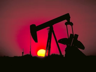Zdaniem Saudyjczyków decyzja o odejściu od polityki cięć w produkcji ropy jest „nieuchronna”