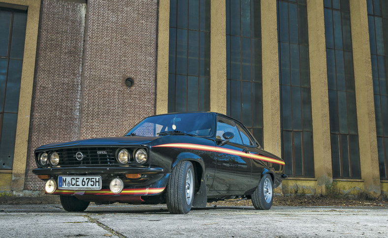 Opel Manta Black Magic - nie tylko dla młodzieży