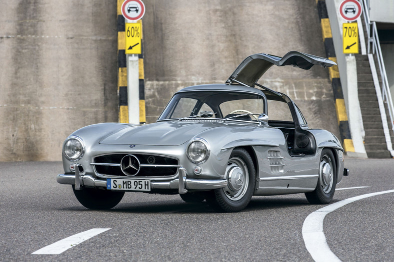 Mercedes 300SL - klasyk niepowtarzalny