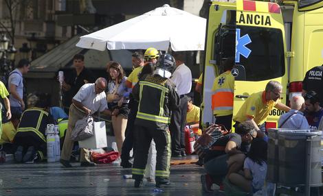U napadima u Španiji stradalo najmanje 15 osoba