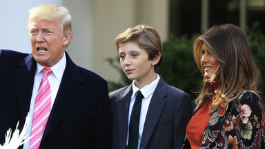 Syn Donalda Trumpa na nowych zdjęciach jest nie do poznania. Barron już przerósł ojca