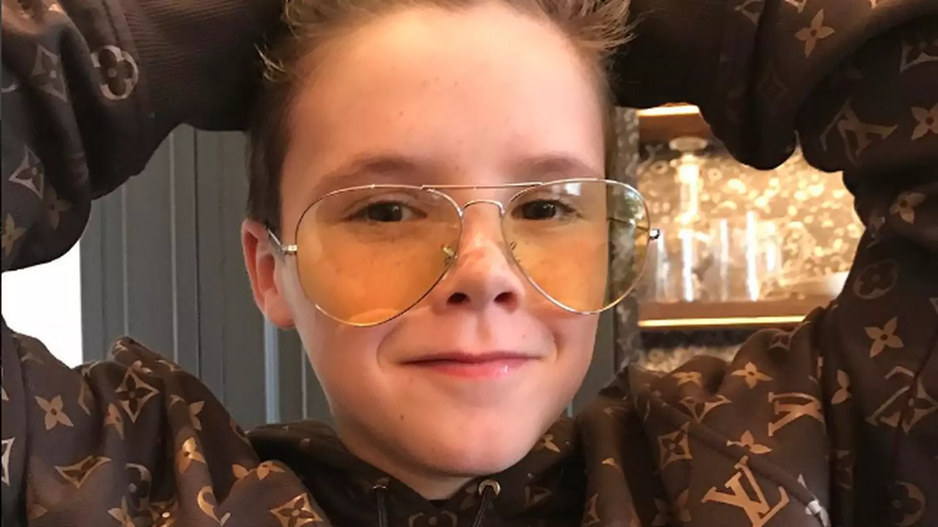 Długo oczekiwana kolekcja Supreme i Louis Vuitton coraz bliżej. Cruz Beckham już dostał swoją bluzę