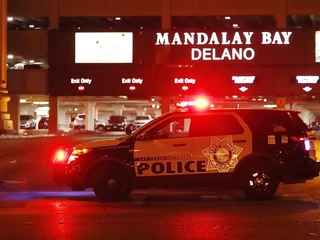 Policja niedaleko miejsca strzelaniny w Las Vegas