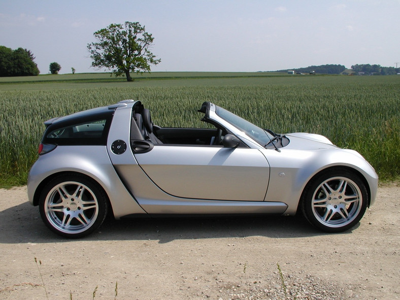 Najtańszy model Smarta Roadster'a kosztował 20 tys. euro. To początkowo skutecznie odstraszało klientów od decyzji o jego kupnie, fot. nicokaiser/flickr