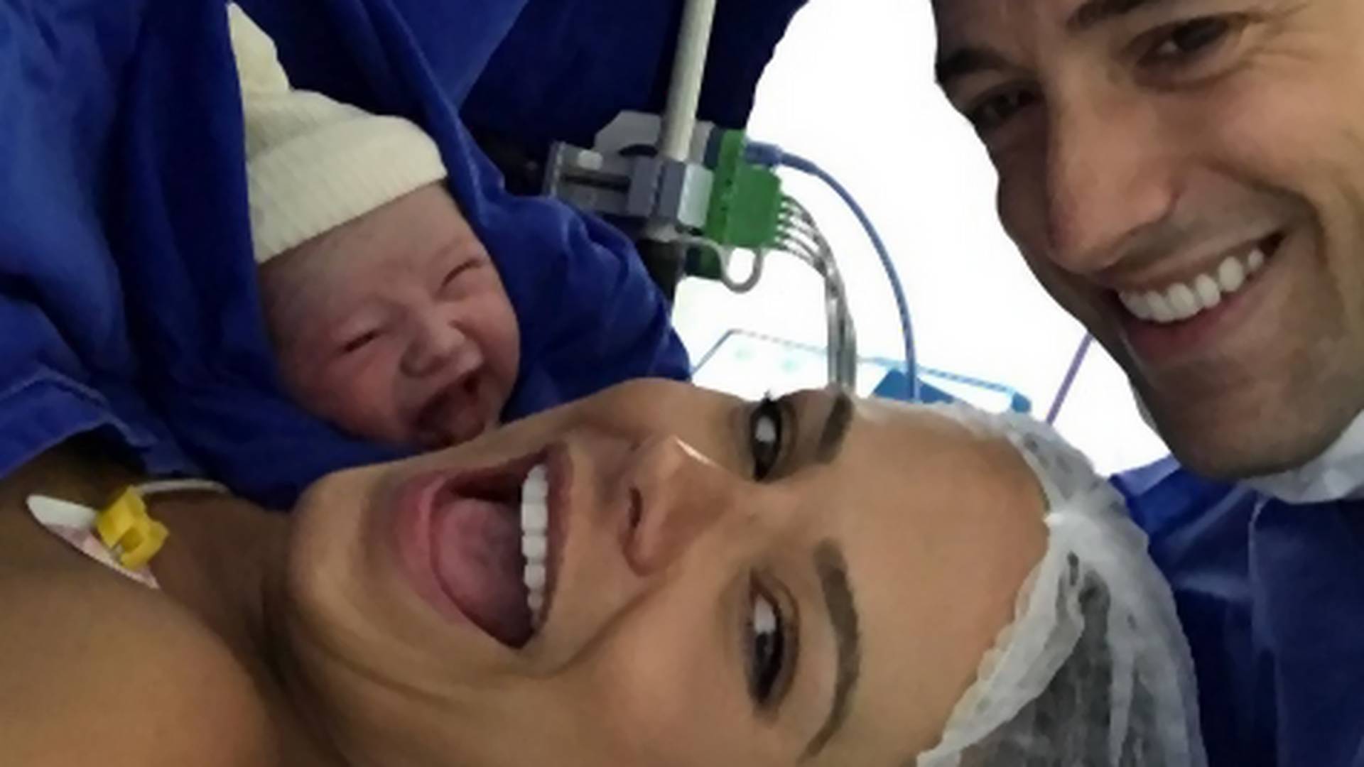 Brazilska manekenka napravila selfi carskog reza i uhvatila osmeh svoje bebe