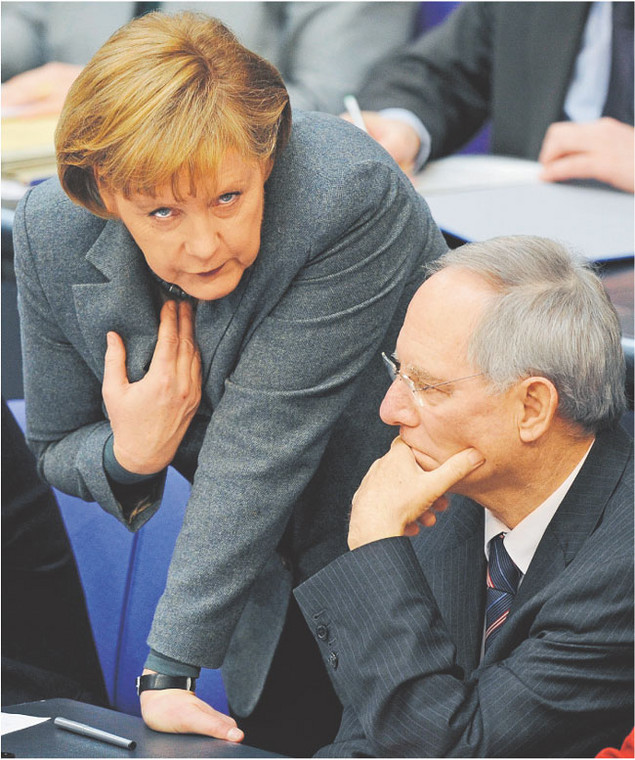 Kanclerz Angela Merkel i minister finansów Wolfgang Schaeuble Fot. dpa/Forum