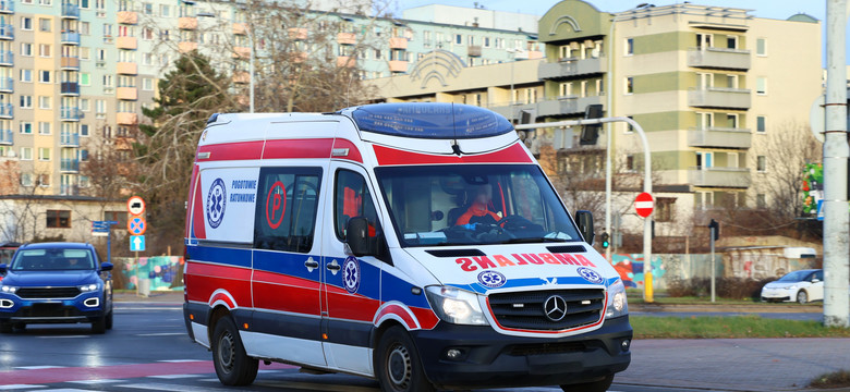 Dwulatek wypadł z okna w Strzelcach Opolskich. Trafił do szpitala