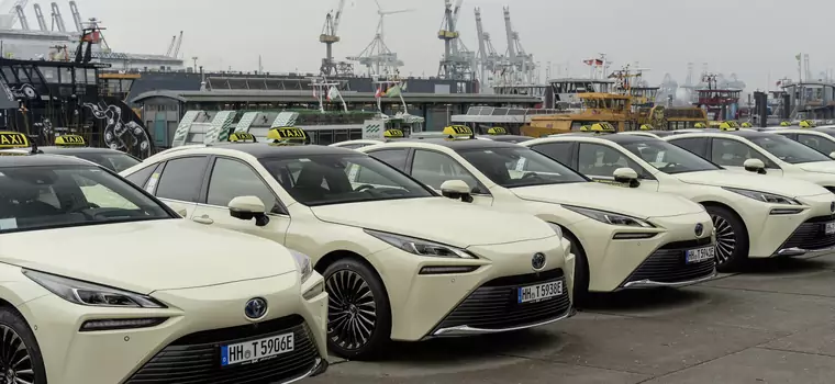 Toyoty Mirai w "budyniu". Auta na wodór będą taksówkami w Hamburgu 