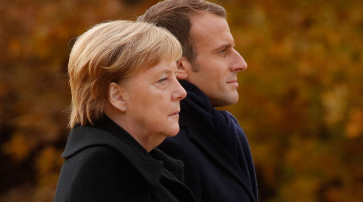 Angela Merkel és Emmanuel Macron / MTI/EPA/Philippe Wojazer
