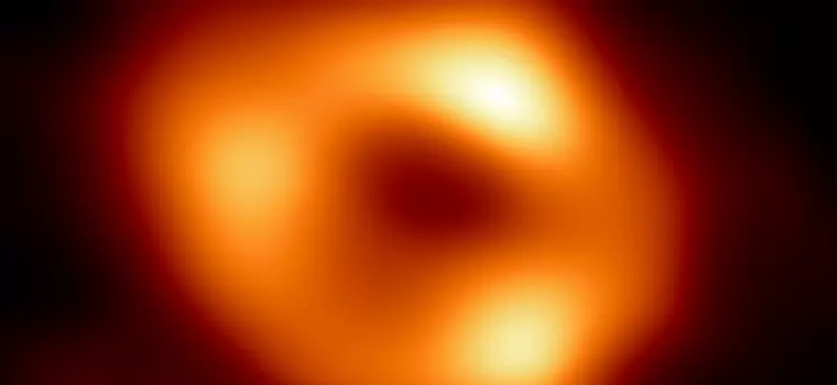 Sagittarius A* - porównanie wielkości czarnej dziury Drogi Mlecznej. Wykorzystano... pączka
