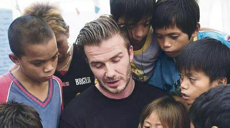 David Beckham segít a pusztító tájfun után