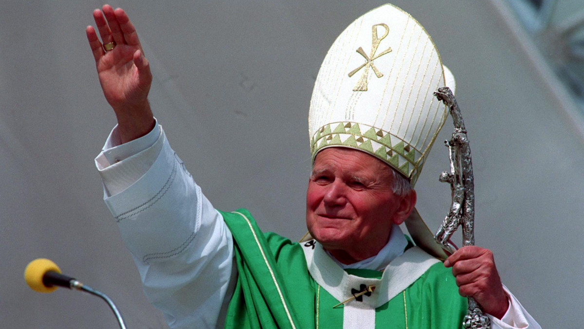 Nie ma na świecie drugiego zakątka, który był papieżowi tak bliski jak Polska. Zgubił się człowiek z Polski, z Krakowa i jest w Rzymie! - mówił o sobie Jan Paweł II. Dziś mija piętnasta rocznica śmierci Karola Wojtyły.